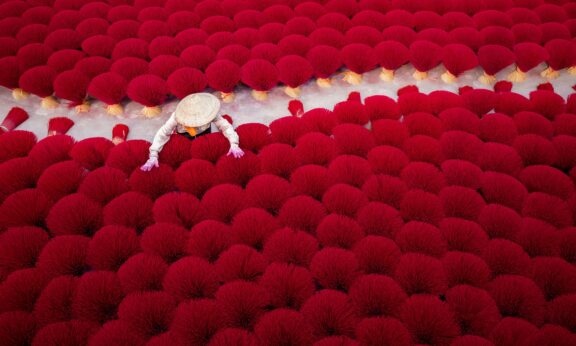 Zdjęcie do artykułu: Optymalizacja produkcji: jak firmy wybierają najlepszą kombinację zasobów?