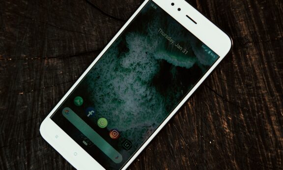 Zdjęcie do artykułu: Różne nakładki Androida – MIUI, One UI, OxygenOS